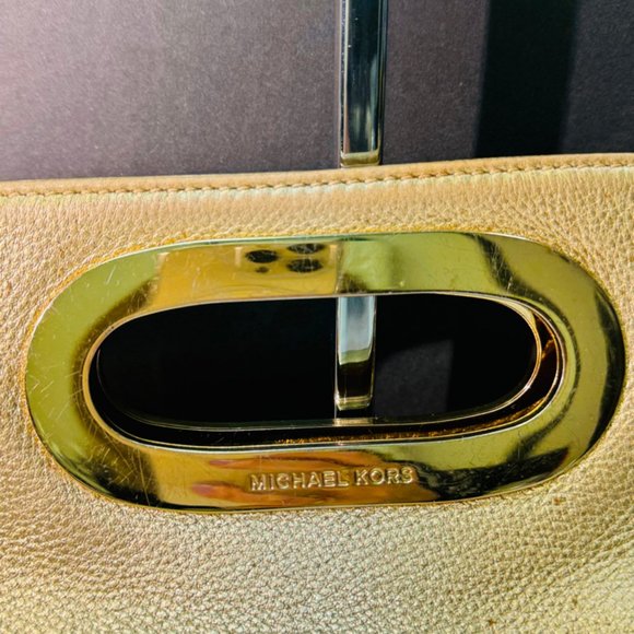 Michael Kors Gold Pebbled Leather Berkley Clutch - Picture 5 of 9